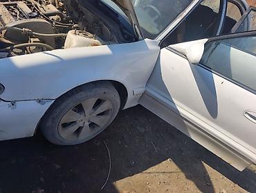 santa fe 2008: Hyundai Elantra (özəl nömrə nişanı görünür) üçün komplekt hissələr - — 2