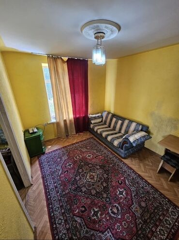 квартиры политех: 2 бөлмө, 30 кв. м, Хрущевка, 2 кабат
