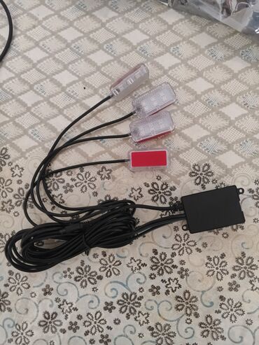 avtomobil işıqları: Avtomobil salon işıqı
yenidir işlənməyib 
telifonla idarə olunur