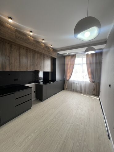 двух этаж: 1 комната, 42 м², Элитка, 4 этаж, Дизайнерский ремонт