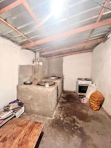 Продажа коттеджей и домов: 🏙️ Продаётся: дом, 4-ком — 120 м² 📍 Локация: с. Новопокровка участок — 8