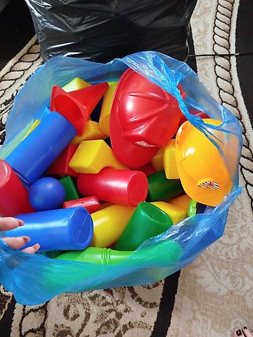 Игрушки: Игрушки сокулук кубики для строителя есть две каски огромный пакет 700 — 3