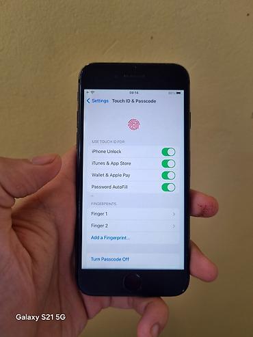 iphone se telefon: IPhone SE, 64 GB, Qara, Barmaq izi — 8