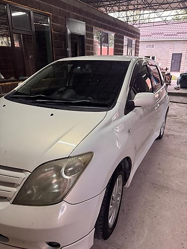 Toyota Ist: 2003 г., 1.5 л, Автомат, Газ, Хэтчбэк — 2