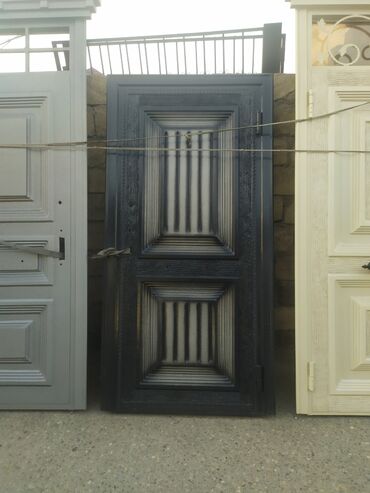 Giriş qapıları: Mənzil üçün Yeni Giriş qapısı Şəbəkə ilə, Zəmanətli, Pulsuz çatdırılma — 20