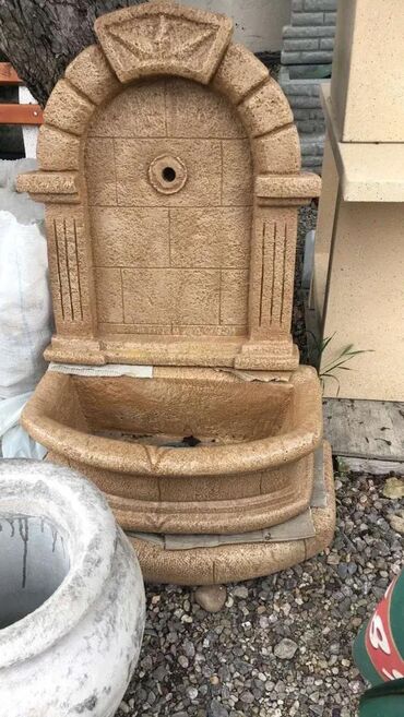 Baštenska dekoracija: Česme za dvorište – Cene počinju od 7500 din. 💧 O Nama 🌟 Blue Stone — 2