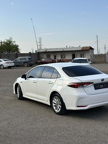 домик авто: Toyota Corolla: 2022 г., 1.8 л, Автомат, Гибрид, Седан — 5