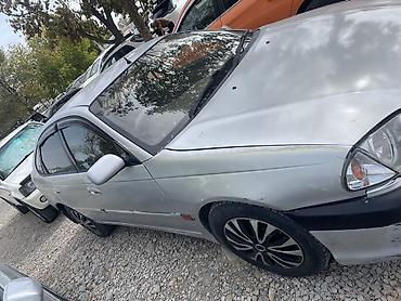 Продажа авто: Toyota Avensis: 2002 г., Бензин, Седан — 2