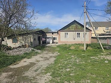 Продажа коттеджей и домов: Продается жилой дом с большим огражденным участком 8 соток, фактически at lalafo.kg — 2 Продажа коттеджей и домов: Продается жилой дом с большим огражденным участком 8 соток, фактически — 2