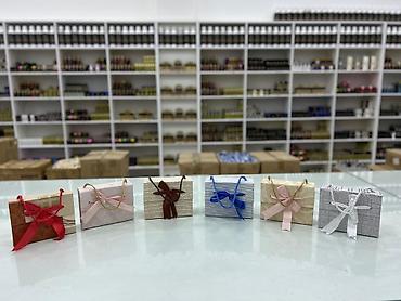 Hədiyyə bağlamaları: Hədiyyə qutusu, rəng - Qızılı — 5