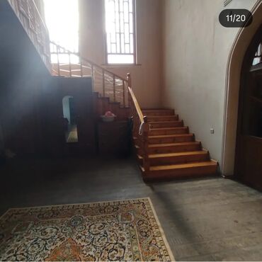 Həyət evləri və villaların satışı: Satılır:Gence seheri vtoroy cast deyilen erazide yerlesir.Ev 2 mertebe — 7