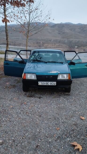 VAZ (LADA): Model: LADA Samara (sedan) Rəng: yaşıl-mavi Dövlət nömrə nişanı — 1