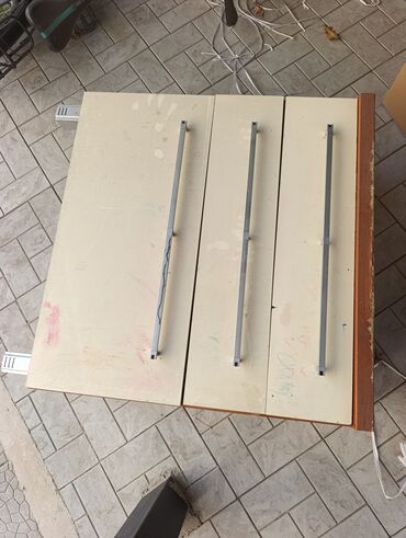 комод с пеленальным: Кийим үчүн комод, Колдонулган, Күзгүсүз, Жыгач, түсү - Саргыч боз, Өзү алып кетүү, Акылуу жеткирүү