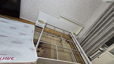 Кровати: Двуспальная кровать, Б/у, Каркас без матраса, длина - 2100 см — 1