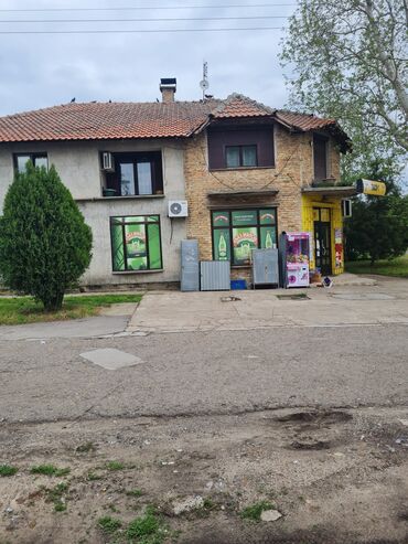 Kuće na prodaju: 240 kv. m, 4 sobe — 8