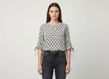 bluzki w serek plus size: Жіноча блуза, розмір M