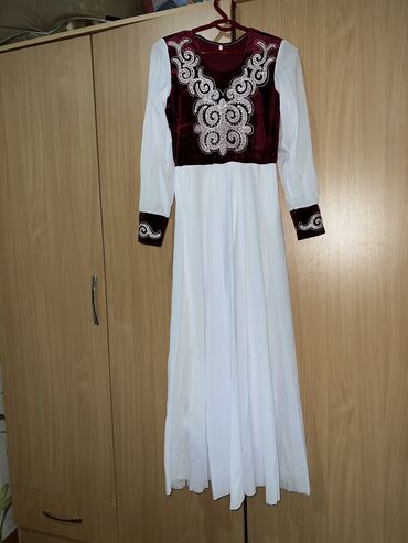 кыргызские платье: Вечернее платье