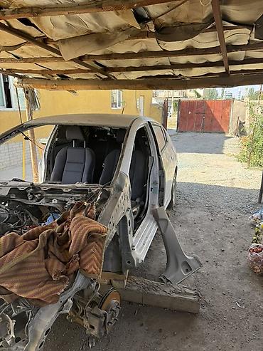 полу присеп: Продажа на запчасти — Honda Insight Hybrid (хэтчбек) Комплектация и — 2