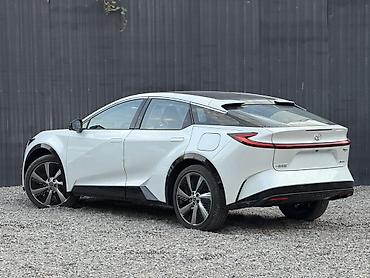 80 б4: Toyota bZ5: 2026 г., 0.1 л, Автомат, Электромобиль, Кроссовер — 2