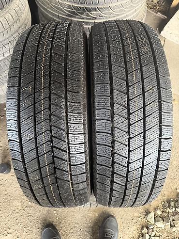 Пара шин Bridgestone Blizzak VRX2 - Размер: 205/65 R16 - Индекс