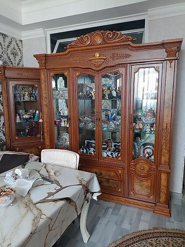 qoz ceken: Klassik üslubda vitrin-bufet dəsti - Material: massiv ağac və təbii — 1