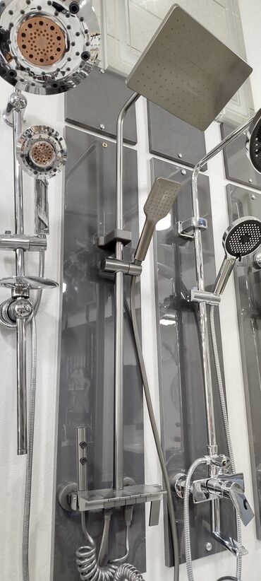 Kabellər: Müasir duş sistemi – komplekt - Üst yağış duşu: kvadrat, geniş səpici