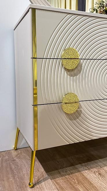 Двуспальные кровати: Двуспальная кровать, С мягким изголовьем, длина - 200 см — 11