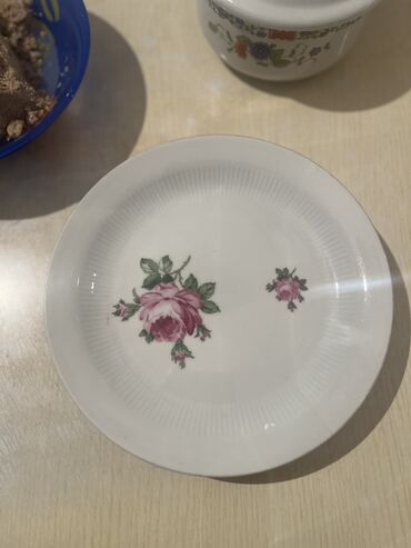 сувенирные тарелки: 160 сом за 4 шт Тарелки Хольдиц фарфор ГДР