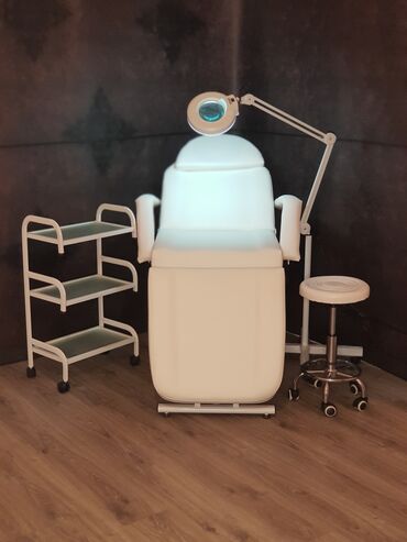 Salon, tibbi mebel dəsti: Çarpayı 230 azn kreslo 50 azn təkərli daşıyıcı 55 azn lupali işıq 90 — 8