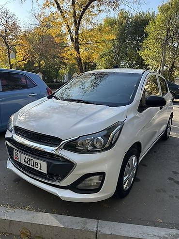 tcl 200: Chevrolet Spark, 5‑дверный хэтчбек, белый цвет. Шевроле Спарк 2018 — 1