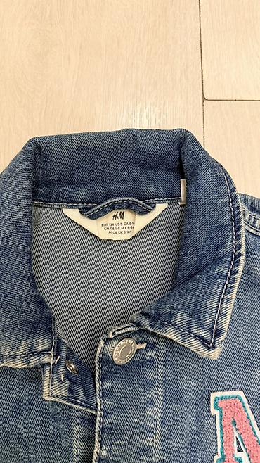 бир: Детская джинсовая куртка H&M (рост 134 см, указано US 8–9Y/UK — 3