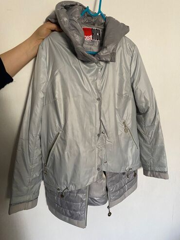 весенняя куртка размер м: Куртка на 46-48 размер. модель двойная. в отличном состоянии. прошу
