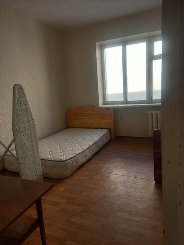 продаю гостиничный дом бишкеке: 3 бөлмө, 54 кв. м, 4 кабат, Эски ремонт