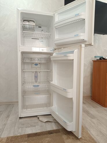 бытовая техника на кухне: Холодильник LG, Б/у, Двухкамерный, De frost (капельный), 150 *