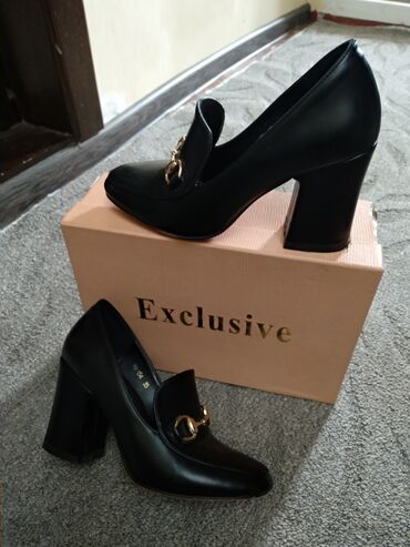 обувь женская классика: Туфли Размер: 35, цвет - Черный