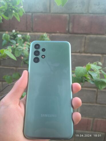 Мобильные телефоны и аксессуары: Samsung Galaxy A13, Новый, 128 ГБ, цвет - Зеленый, 2 SIM, eSIM