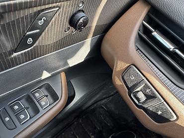 Другие автомобили: Hongqi E-QM5 Hongqi E-QM5 — китайский электрический седан E-класса — 11