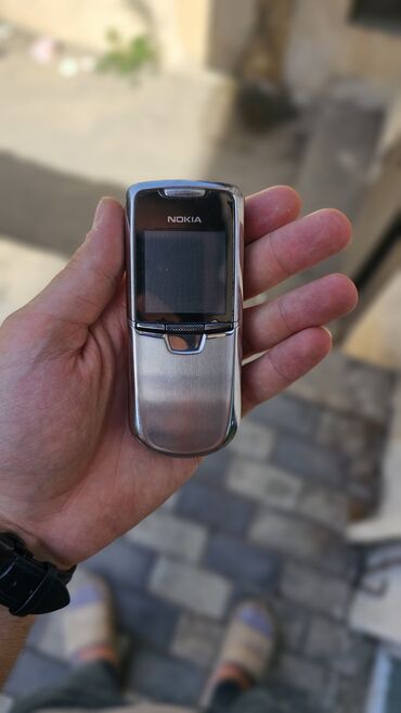 Nokia: Nokia 8 Sirocco, 8 GB, rəng - Gümüşü