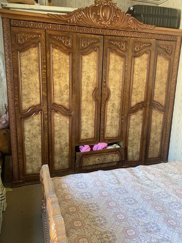 гарнитур для спальни: İkinəfərlik çarpayı, Dolab, Termo, Tumba, İşlənmiş