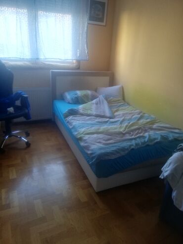 ormar za devojcice: Prodajem krevet, očuvan 120*200cm. Cena kreveta 150€