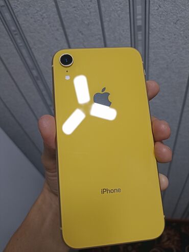 Apple iPhone: IPhone Xr, Б/у, 64 ГБ, Желтый, Защитное стекло, Чехол, 81 %