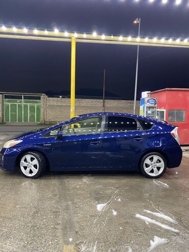 Toyota: Toyota Prius: 1.8 l | 2013 il Sedan — 7