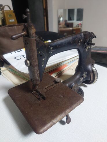 Qədim tikiş maşınları: Məhsul: Singer markalı mexaniki tikiş maşını (koleksiya üçün nadir — 8