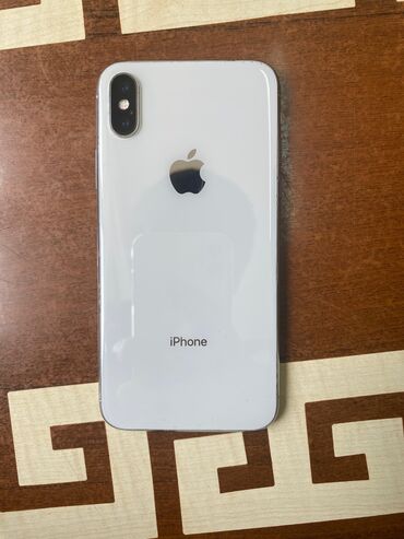 Apple iPhone: IPhone X, 64 GB, Gümüşü, Face ID