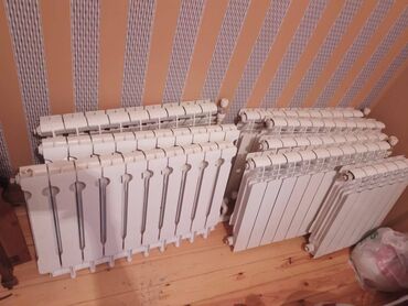 Kombilər: İşlənmiş Radiatorlar bir dilimi 7 Azn