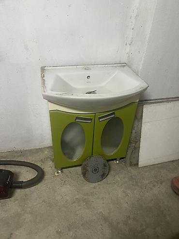 Hamam üçün lavabo və alt dolab dəsti - Üst hissə: keramika lavabo