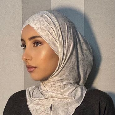 hicab geyimleri 2020: Bu hicab rahat və zərif görünüşü ilə seçilir. Yumşaq və keyfiyyətli