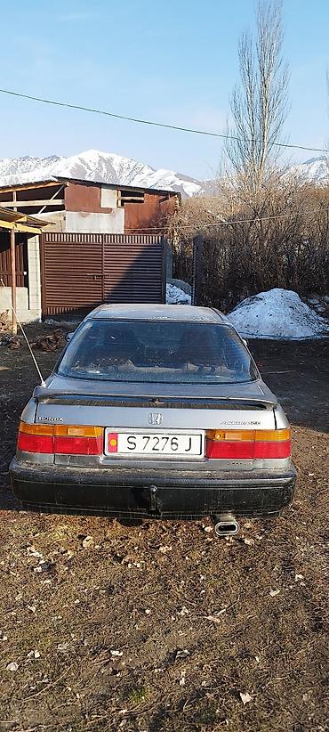Honda Accord: 1992 г., 2 л, Кол менен иштөөчү, Бензин, Седан lalafo.kg да — 4 Honda Accord: 1992 г., 2 л, Кол менен иштөөчү, Бензин, Седан — 4