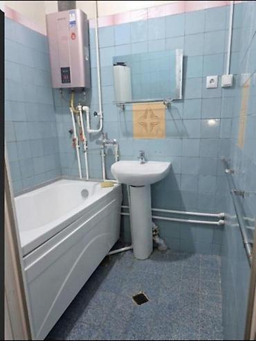 kohnə binalar: Bakı, 8-ci kilometr, 3 otaqlı, Köhnə tikili, m. Xalqlar Dostluğu, 65 kv. m — 3