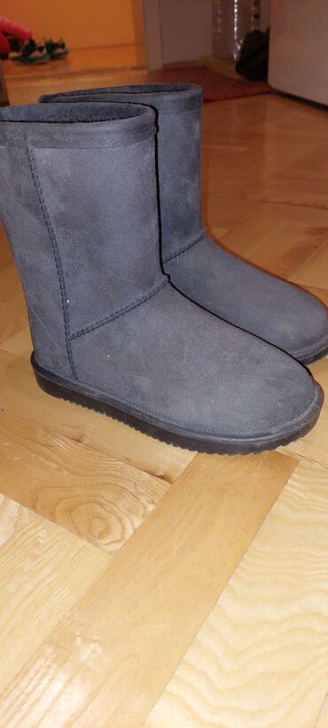 obuća bata: Ugg boots, Size - 34